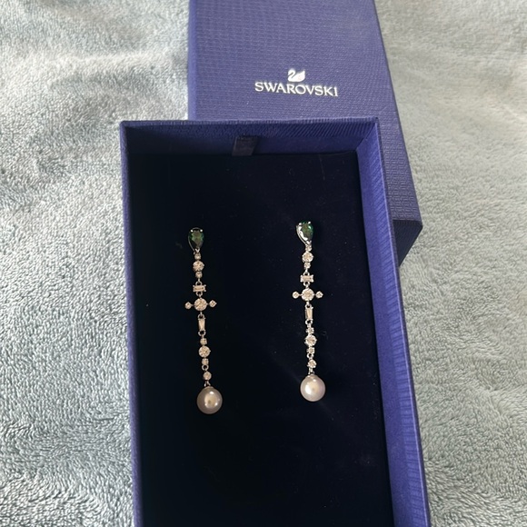 Pearl Earrings - Picture 1 of 5